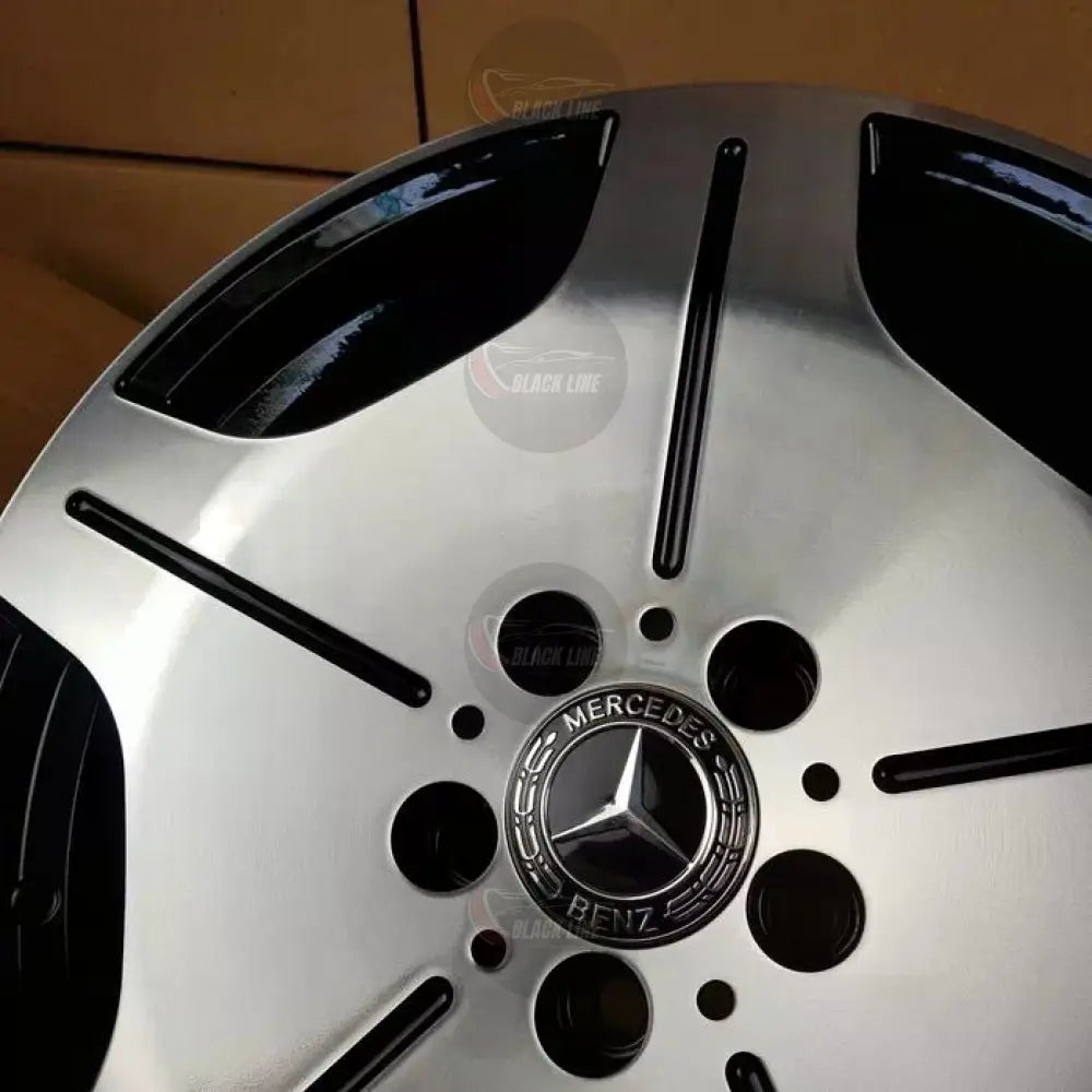 Llantas Deportivas Estilo Mercedes de Cinco Radios Anchos – Negro y Plata