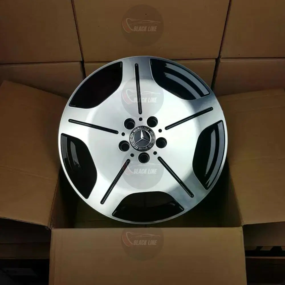 Llantas Deportivas Estilo Mercedes de Cinco Radios Anchos – Negro y Plata