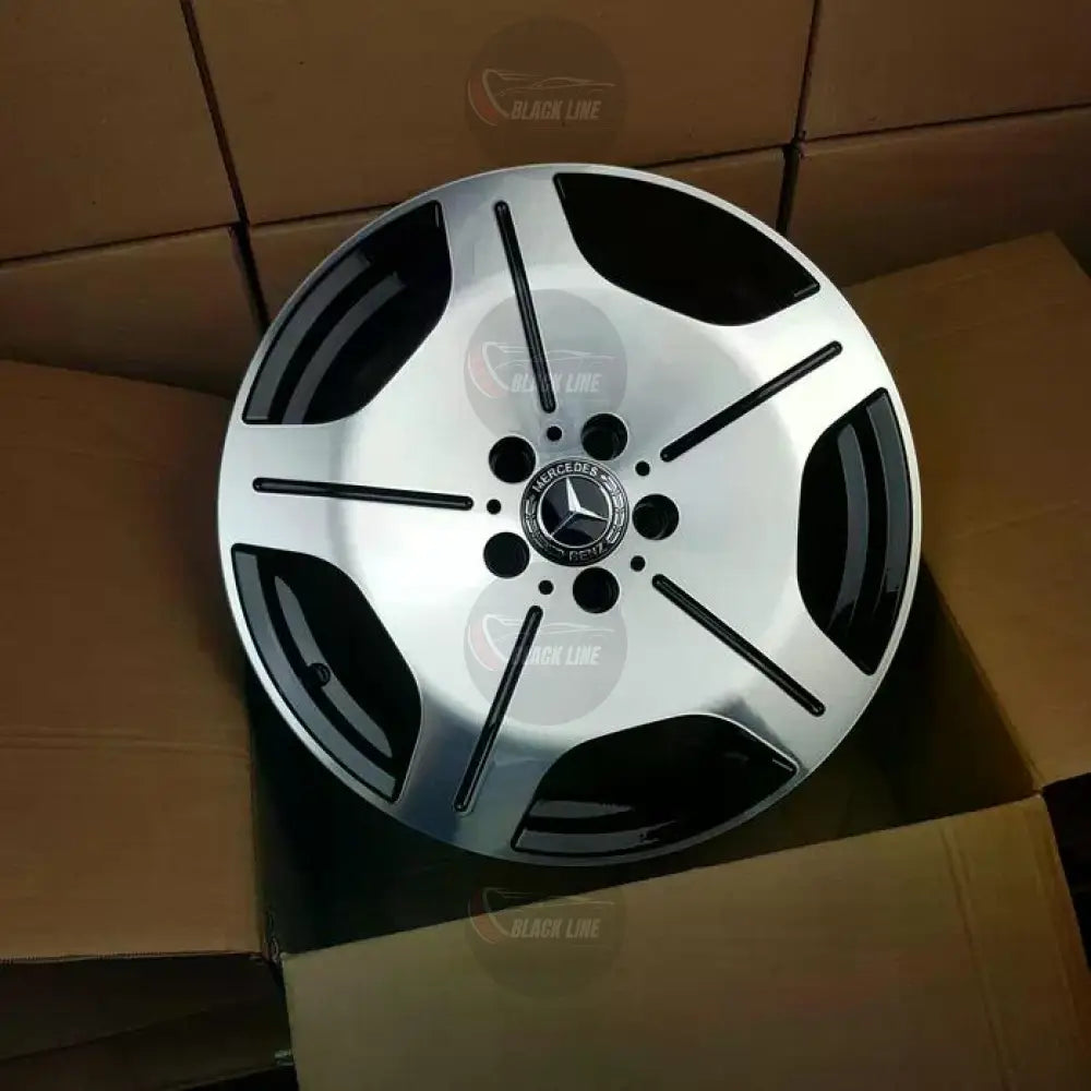 Llantas Deportivas Estilo Mercedes de Cinco Radios Anchos – Negro y Plata