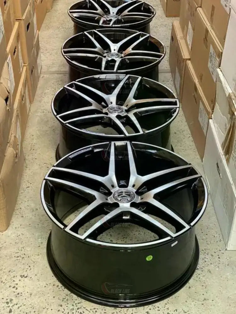 Llantas Deportivas Estilo Mercedes de Cinco Radios Dobles – Negro y Plata
