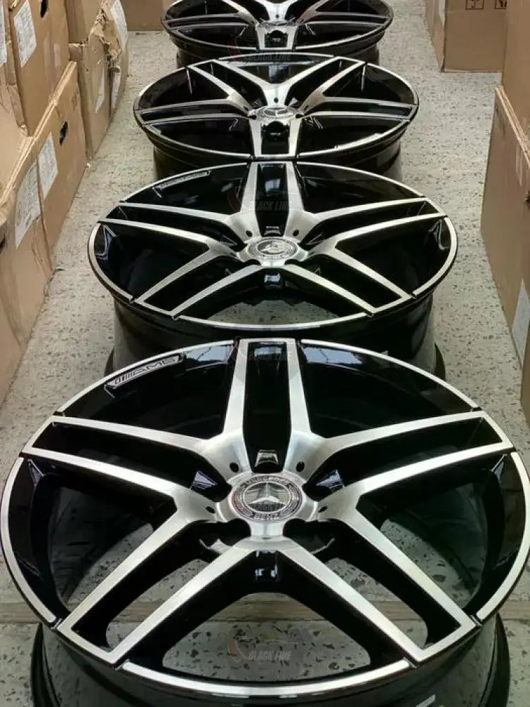 Llantas Deportivas Estilo Mercedes de Cinco Radios Dobles – Negro y Plata