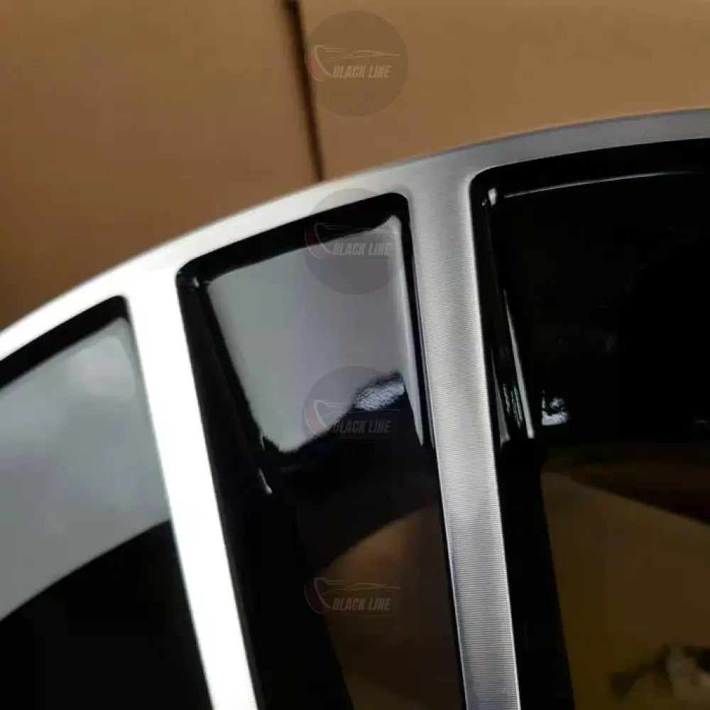 Llantas Deportivas Estilo Mercedes de Cinco Radios Dobles – Negro y Plata