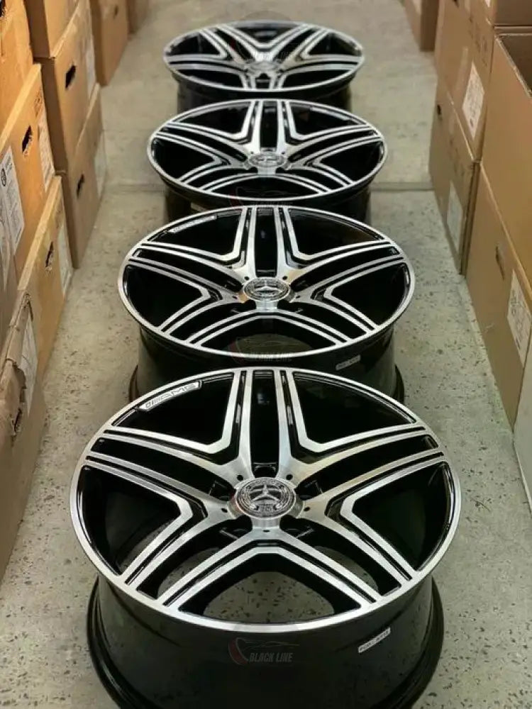 Llantas Deportivas Estilo Mercedes de Cinco Radios Dobles – Negro y Plata