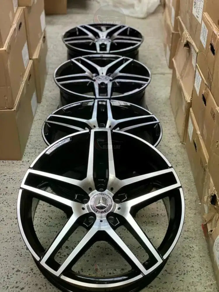 Llantas Deportivas Estilo Mercedes de Cinco Radios Dobles – Negro y Plata