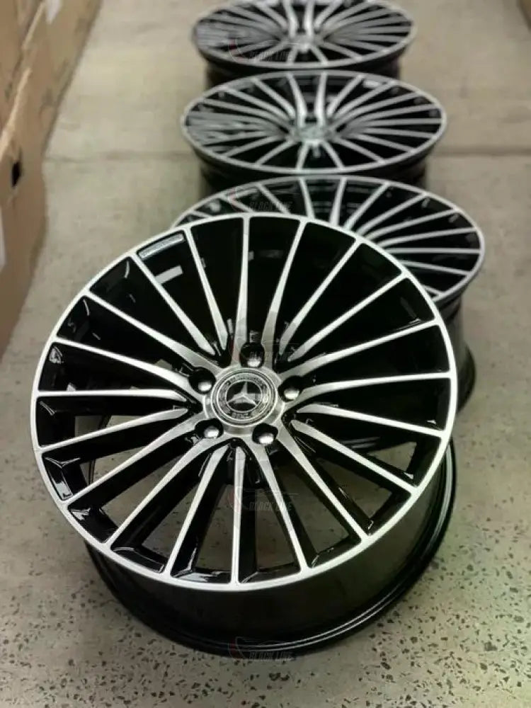 Llantas Deportivas Estilo Mercedes Multirradio Fino – Negro y Plata