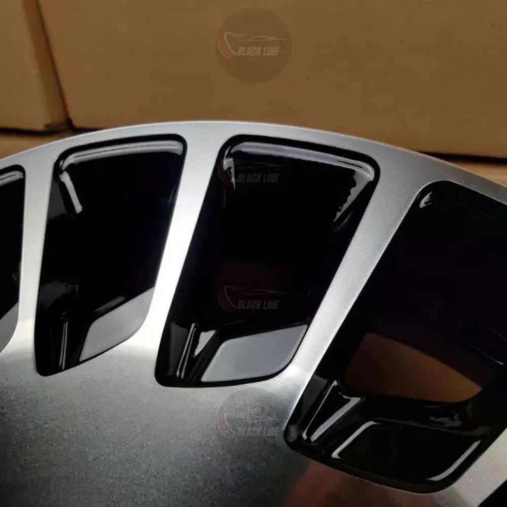 Llantas Deportivas Estilo Mercedes Multirradio Radial – Negro y Plata