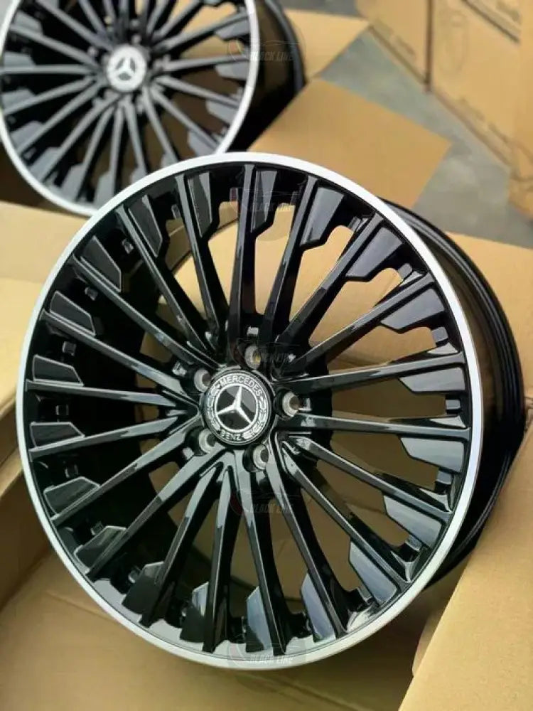 Llantas Deportivas Estilo Mercedes Multirradio Radial – Negro y Plata