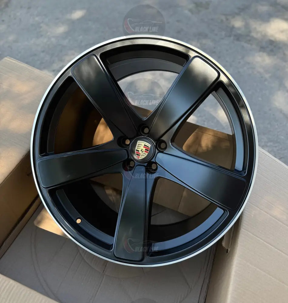 Llantas Deportivas Estilo Porsche de Cinco Radios – Negro