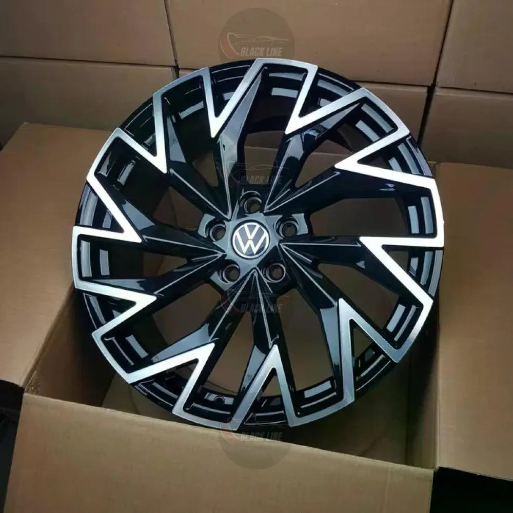 Llantas Deportivas Estilo Volkswagen con Diseño Turbina Angular – Negro y Plata