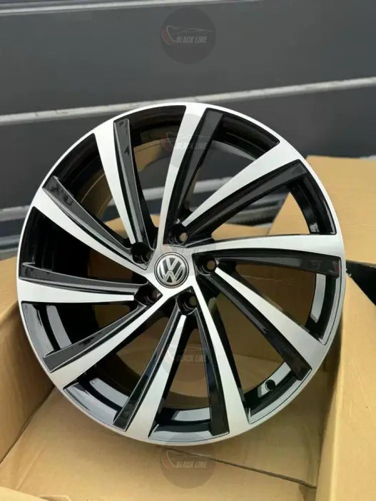 Llantas Deportivas Estilo Volkswagen con Diseño Turbina Multirradio – Negro y Plata