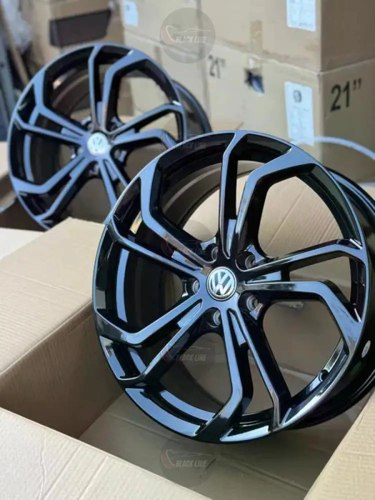 Llantas Deportivas Estilo Volkswagen de Cinco Radios Dobles – Gris Grafito