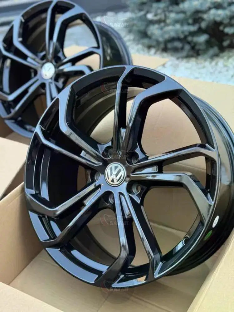 Llantas Deportivas Estilo Volkswagen de Cinco Radios Dobles – Gris Grafito