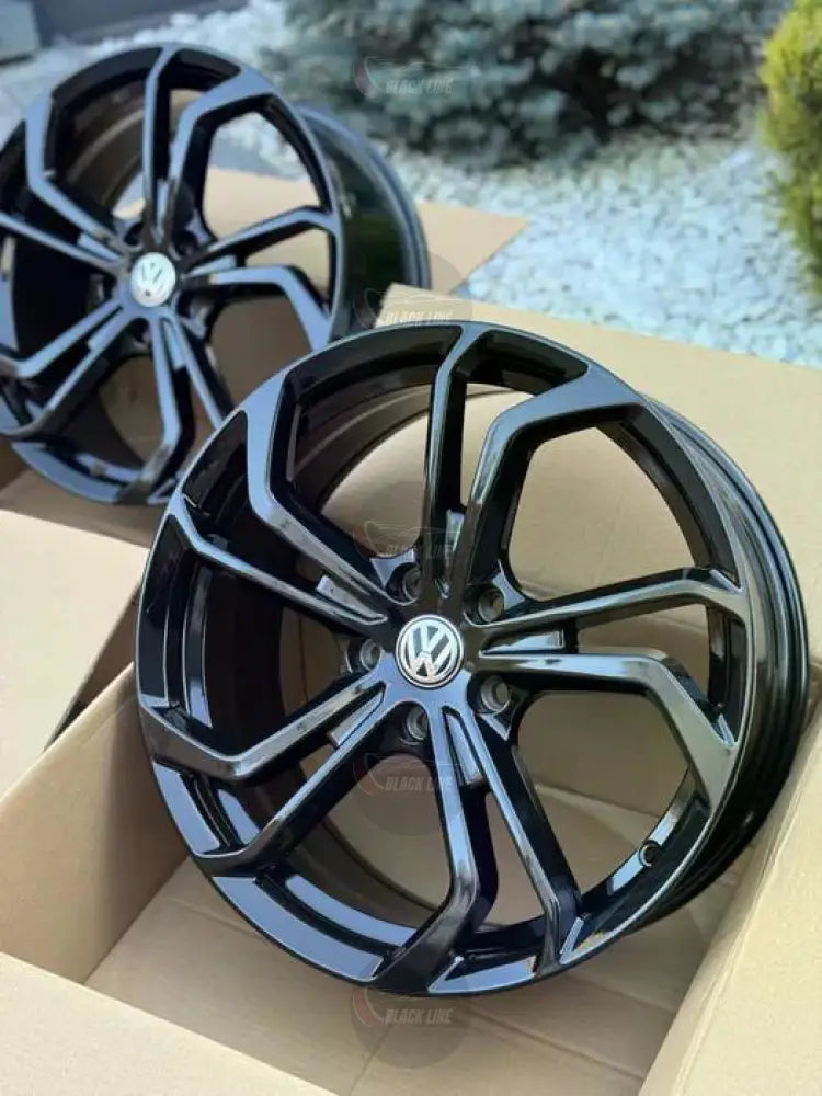 Llantas Deportivas Estilo Volkswagen de Cinco Radios Dobles – Gris Grafito