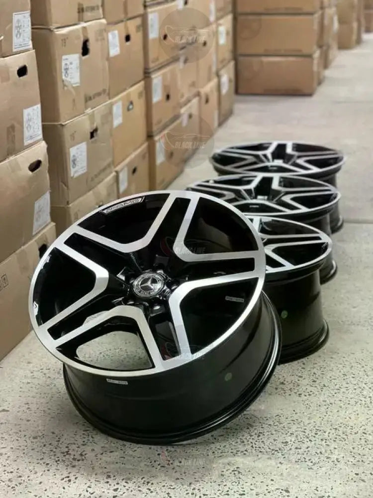 Llantas Deportivas Estilo Volkswagen de Cinco Radios Dobles – Negro y Plata