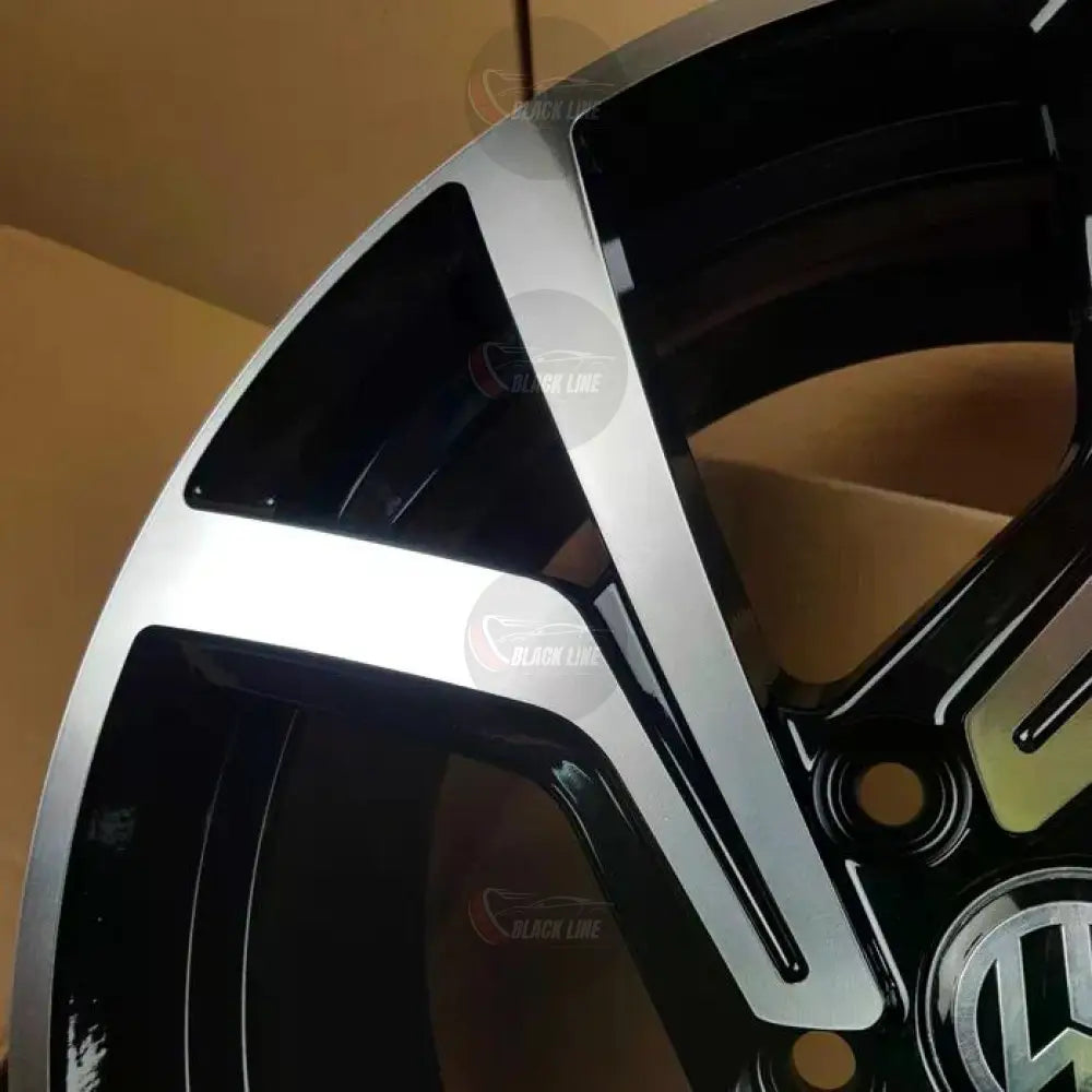 Llantas Deportivas Estilo Volkswagen de Cinco Radios Dobles – Negro y Plata