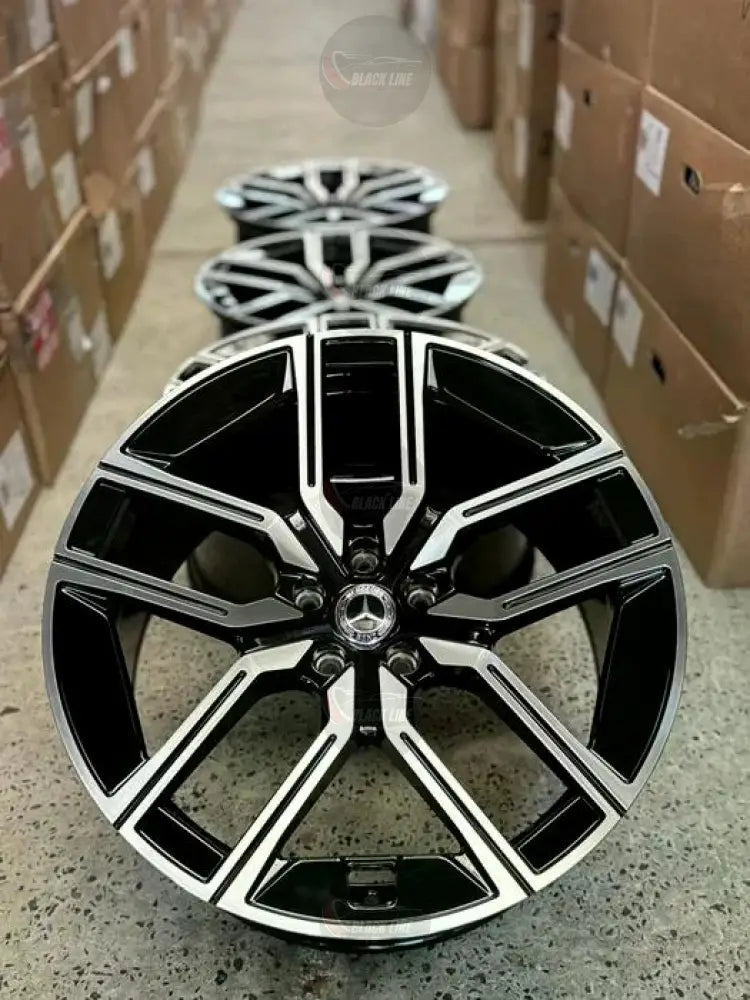 Llantas Deportivas Estilo Volkswagen de Cinco Radios Dobles – Negro y Plata