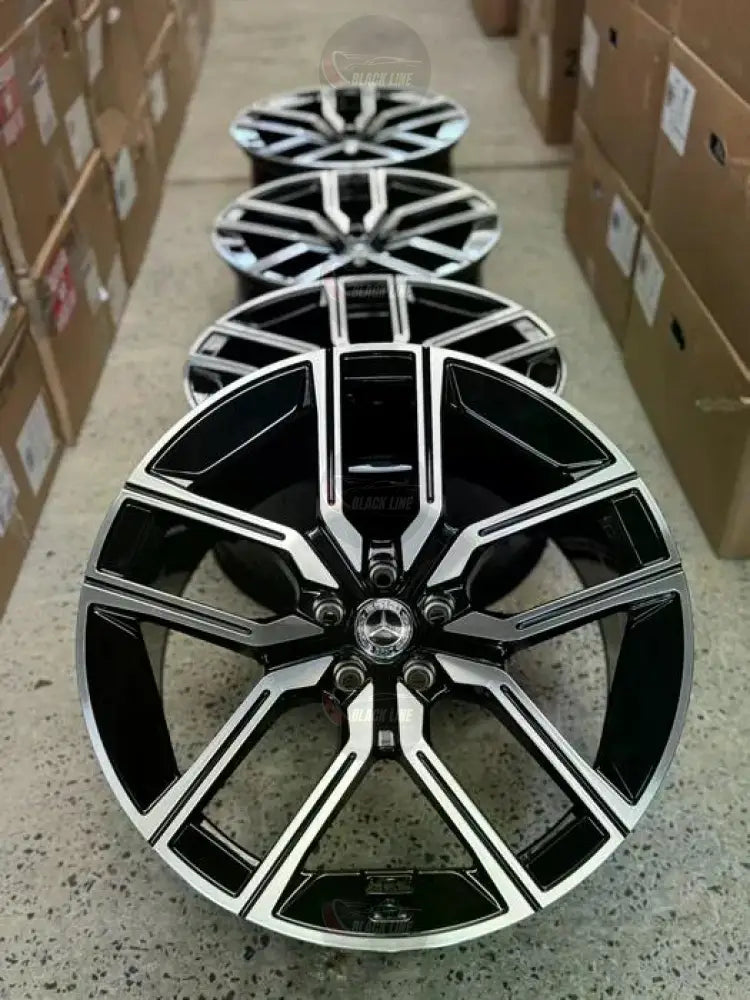 Llantas Deportivas Estilo Volkswagen de Cinco Radios Dobles – Negro y Plata