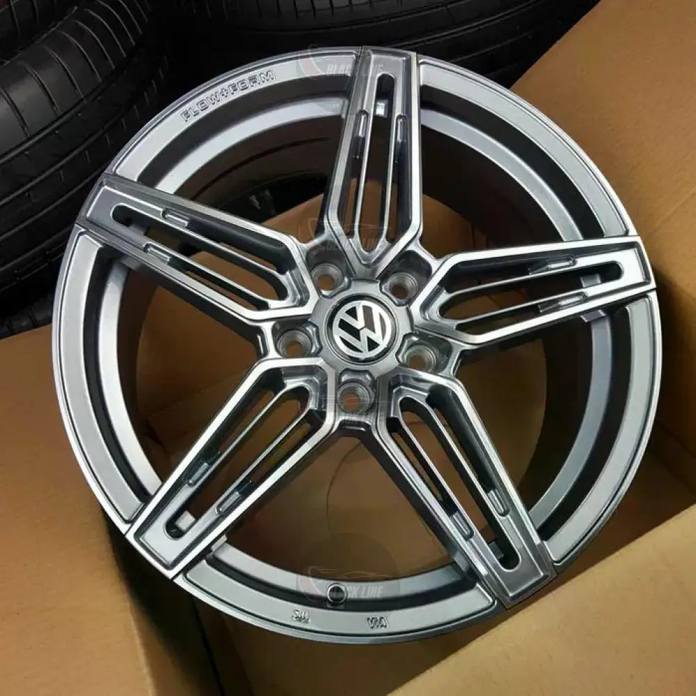 Llantas Deportivas Estilo Volkswagen de Cinco Radios Dobles – Negro y Plata