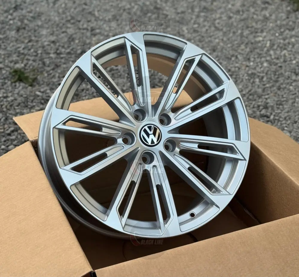 Llantas Deportivas Estilo Volkswagen de Cinco Radios Dobles – Plata