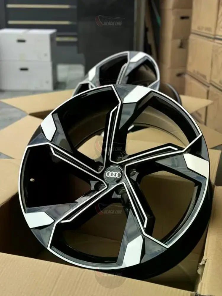 Llantas Deportivas Estilo Volkswagen de Cinco Radios Turbina – Negro y Plata