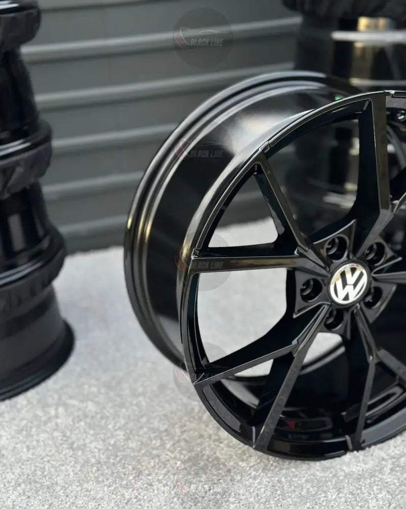 Llantas Deportivas Estilo Volkswagen de Diez Radios – Negro