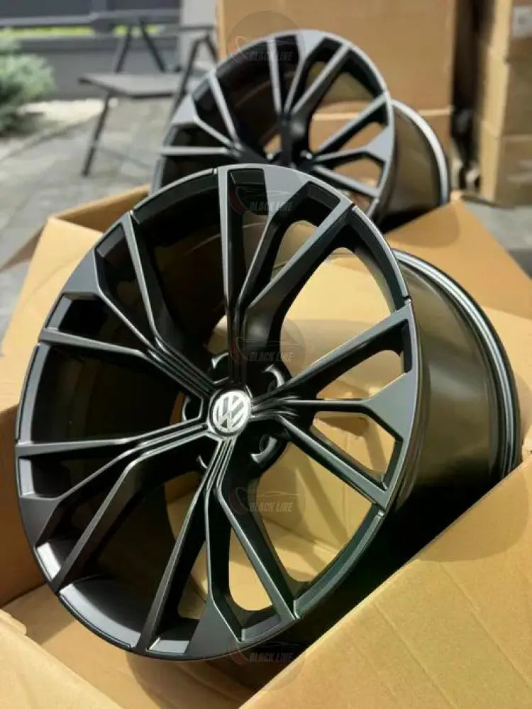 Llantas Deportivas Estilo Volkswagen Multirradio Angular – Negro y Plata