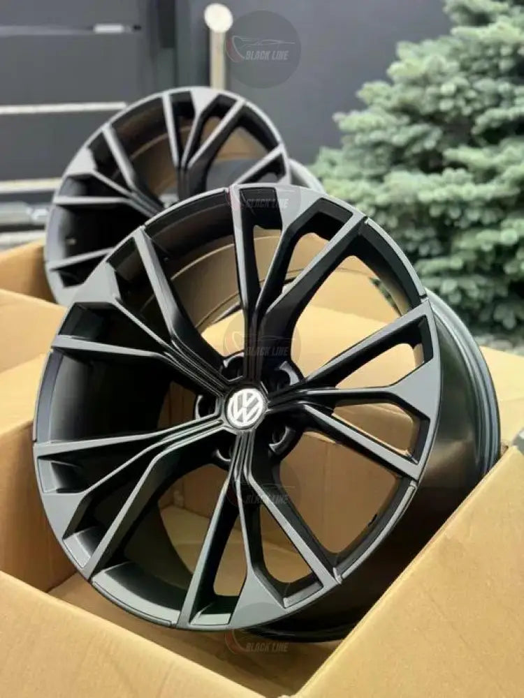 Llantas Deportivas Estilo Volkswagen Multirradio Angular – Negro y Plata