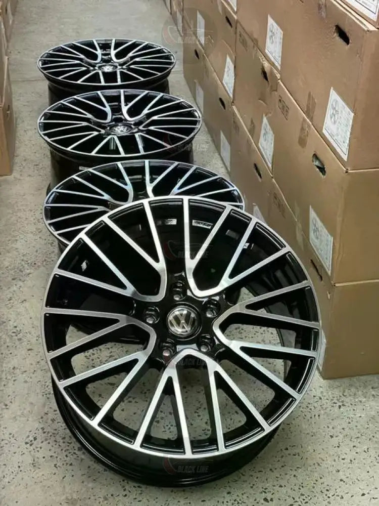 Llantas Deportivas Estilo Volkswagen Multirradio Fino – Negro y Plata