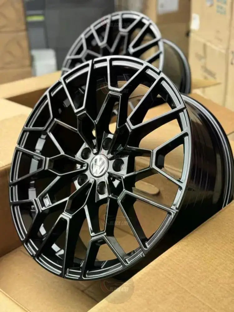 Llantas Deportivas Estilo Volkswagen Multirradio Geométrico – Negro