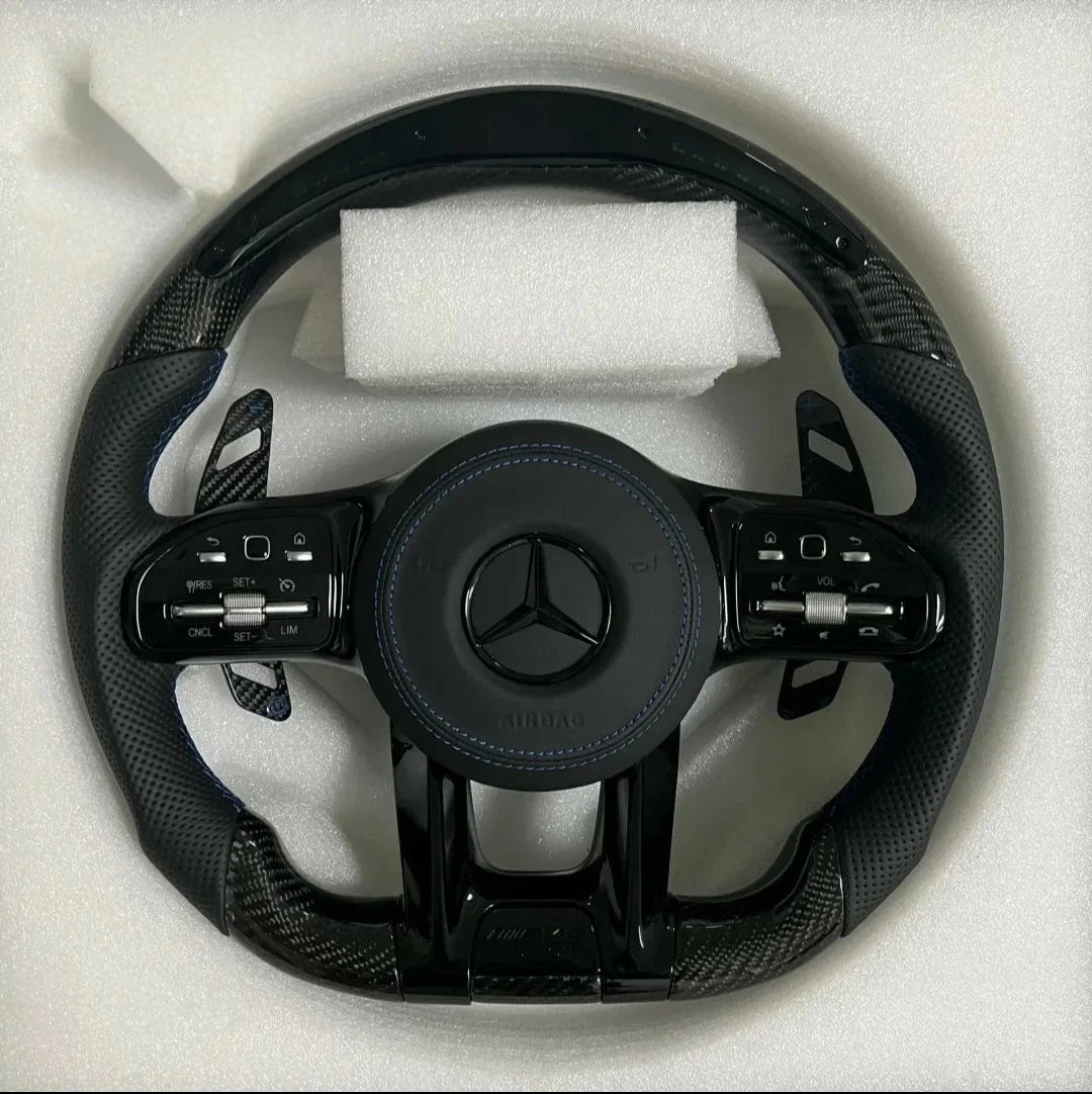Volante Mercedes-AMG – Carbono y Cuero Perforado con Display Led