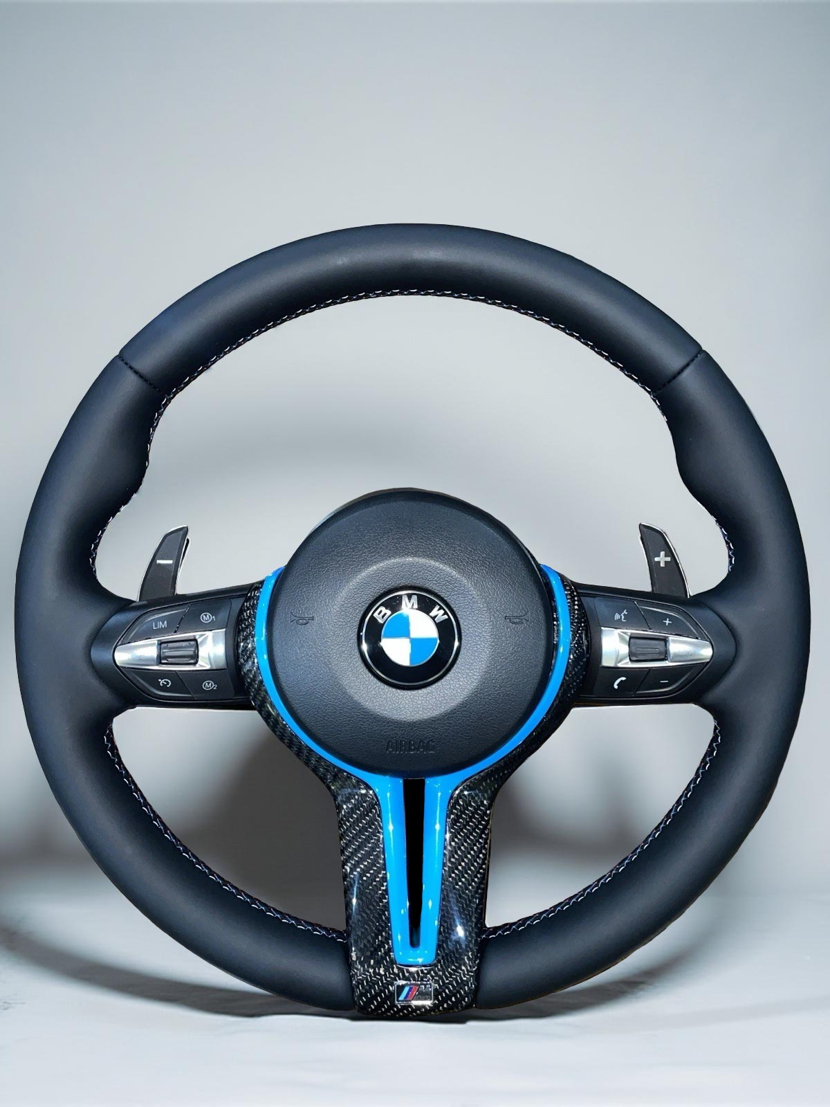 Volante BMW M – Cuero Liso y Carbono