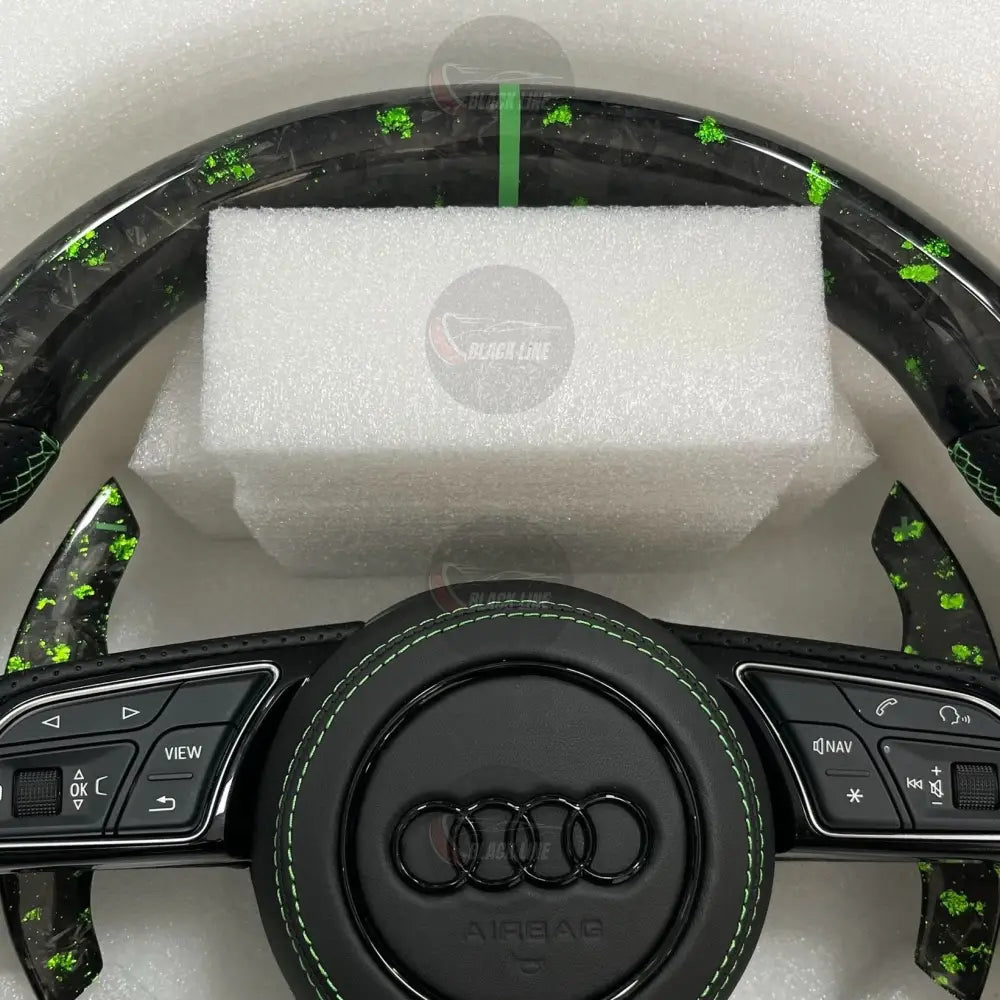Volante Audi RS Personalizado en Carbono Forjado Verde y Cuero Perforado con Airbag Incluido