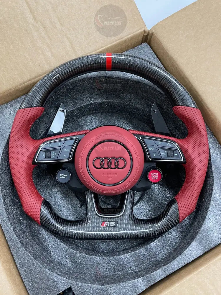 Volante Audi RS Deportivo en Carbono y Piel Roja | Pantalla LED Levas de Carbono Drive Select Botón Start Fondo Plano y