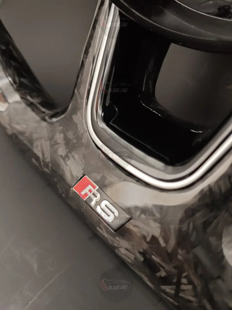 Volante Audi RS Performance en Fibra de Carbono Cuero Perforado con Costuras Blancas Levas y Multifunción