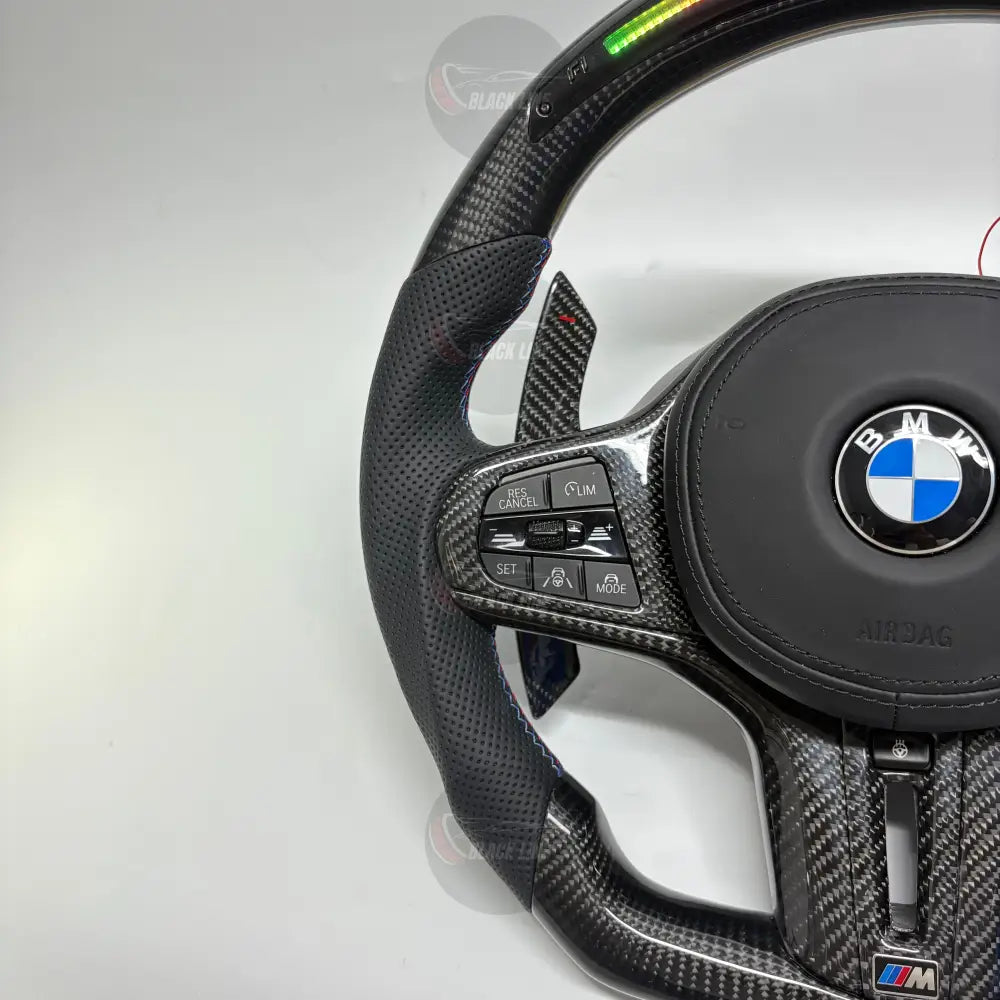 Volante BMW M Personalizado en Fibra de Carbono Cuero Perforado y Pantalla LED con Airbag Incluido