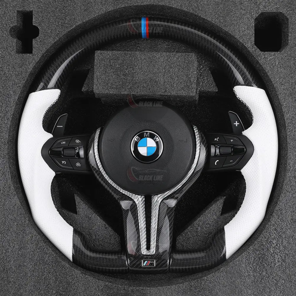 Volante BMW M Performance en Fibra de Carbono y Cuero Blanco Perforado con Levas