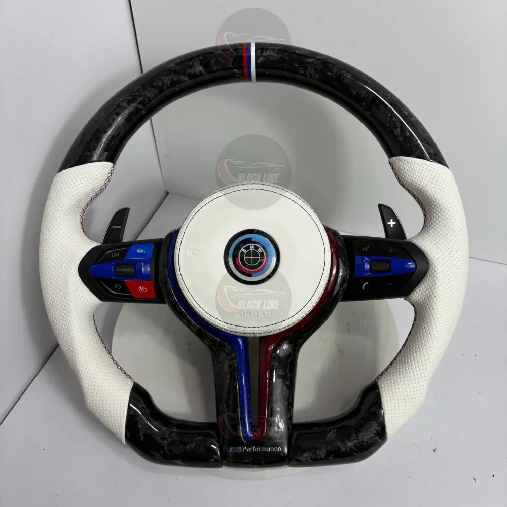 Volante BMW M Performance en Fibra de Carbono y Cuero Blanco Perforado con Levas M1/M2 y Multifunción