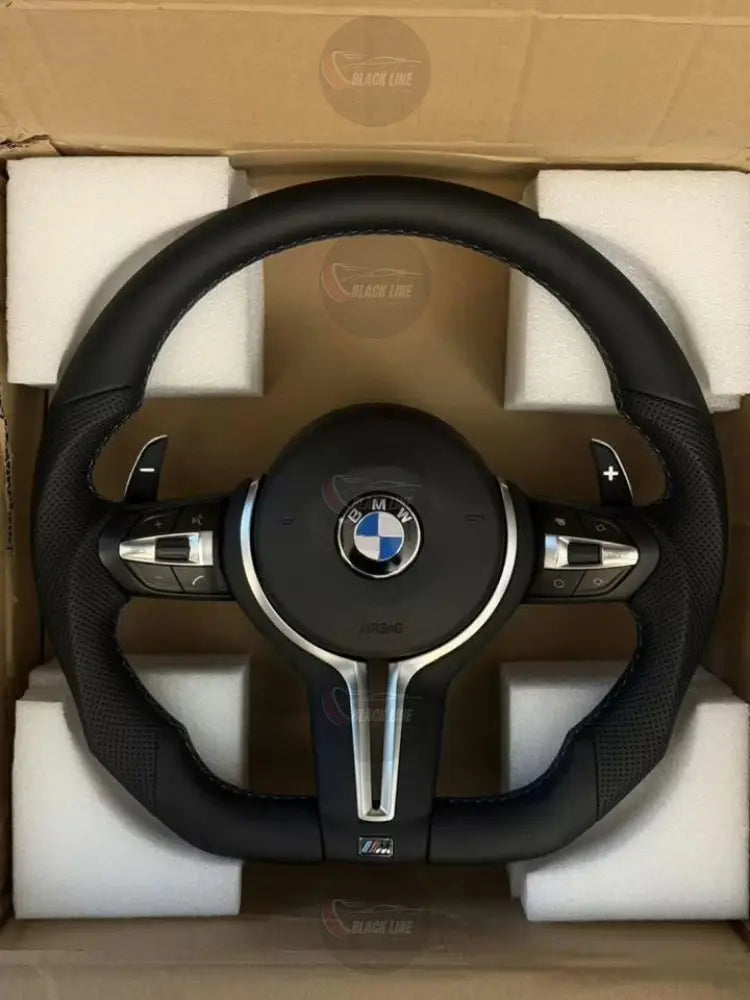 Volante BMW M Sport en Cuero Perforado con Levas Multifunción y Costuras M