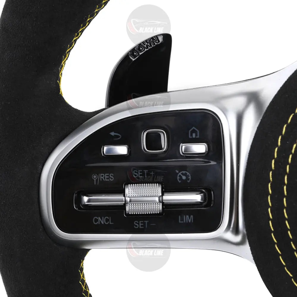 Volante Mercedes-AMG Performance en Fibra de Carbono y Microfibra con Levas Pantalla LED y Multifunción