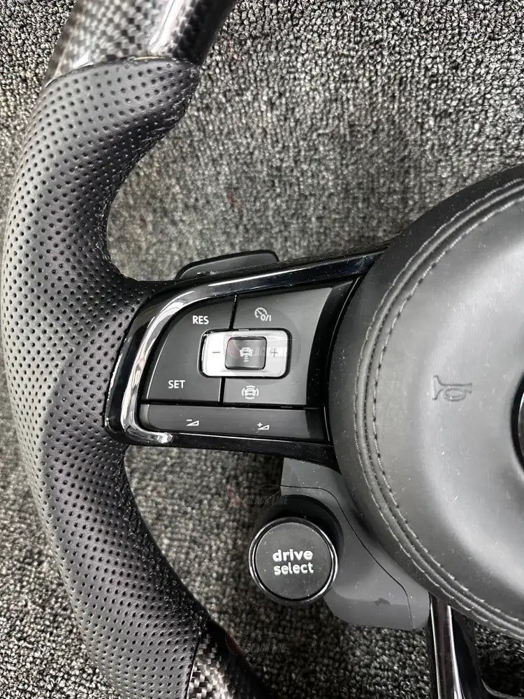 Volante Volkswagen Deportivo en Fibra de Carbono y Cuero Perforado | Display LED Levas Drive Select Start Engine Stop