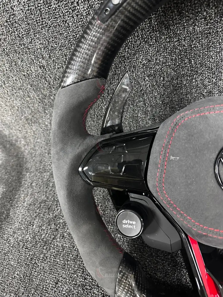 Volante Volkswagen GTI Deportivo en Carbono y Alcántara | Pantalla LED Levas de Carbono Mandos Multifunción Fondo Plano
