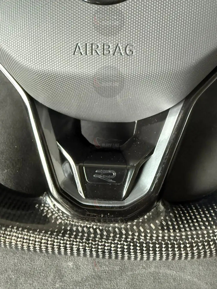 Volante Volkswagen R en Fibra de Carbono y Cuero Perforado con Levas y Multifunción