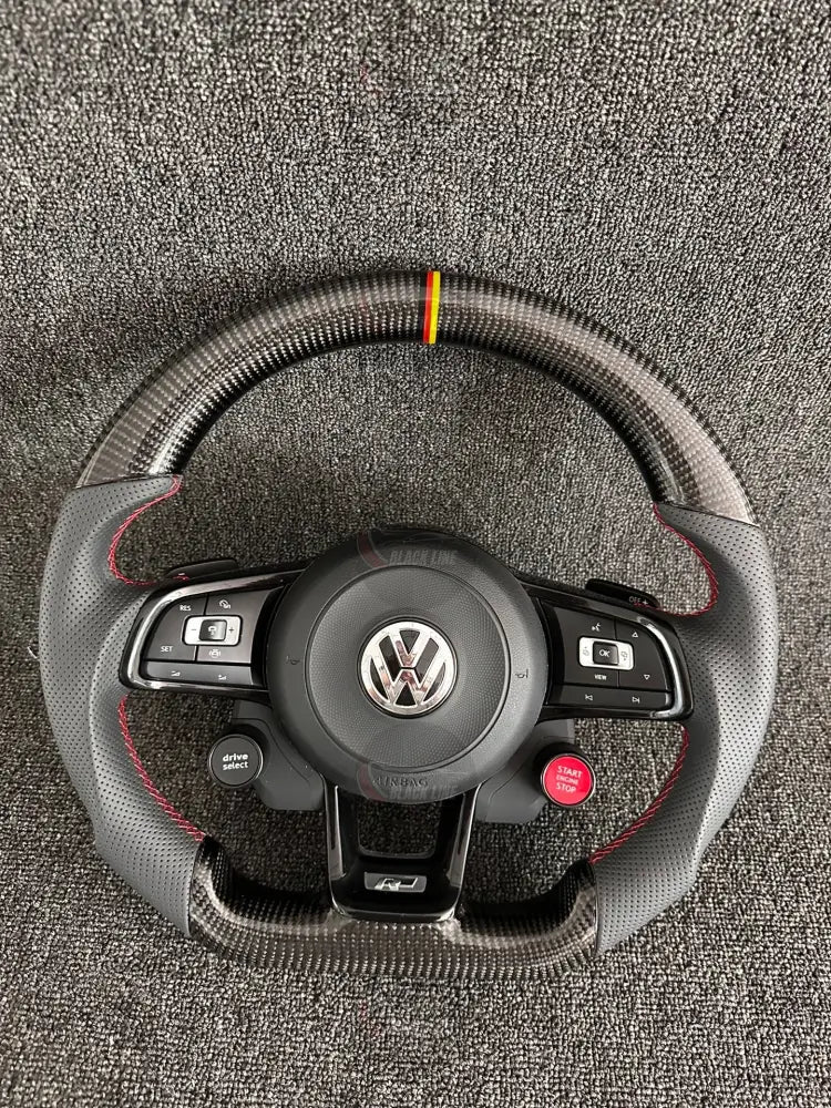 Volante Volkswagen R Deportivo en Carbono y Cuero Perforado | Costuras Rojas Levas Drive Select Start/Stop Fondo Plano