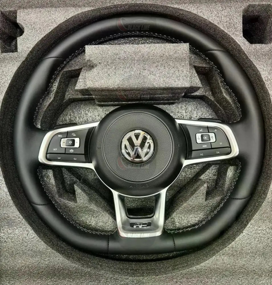 Volante Volkswagen R en Cuero Negro con Costuras Multifunción y Acabado Deportivo