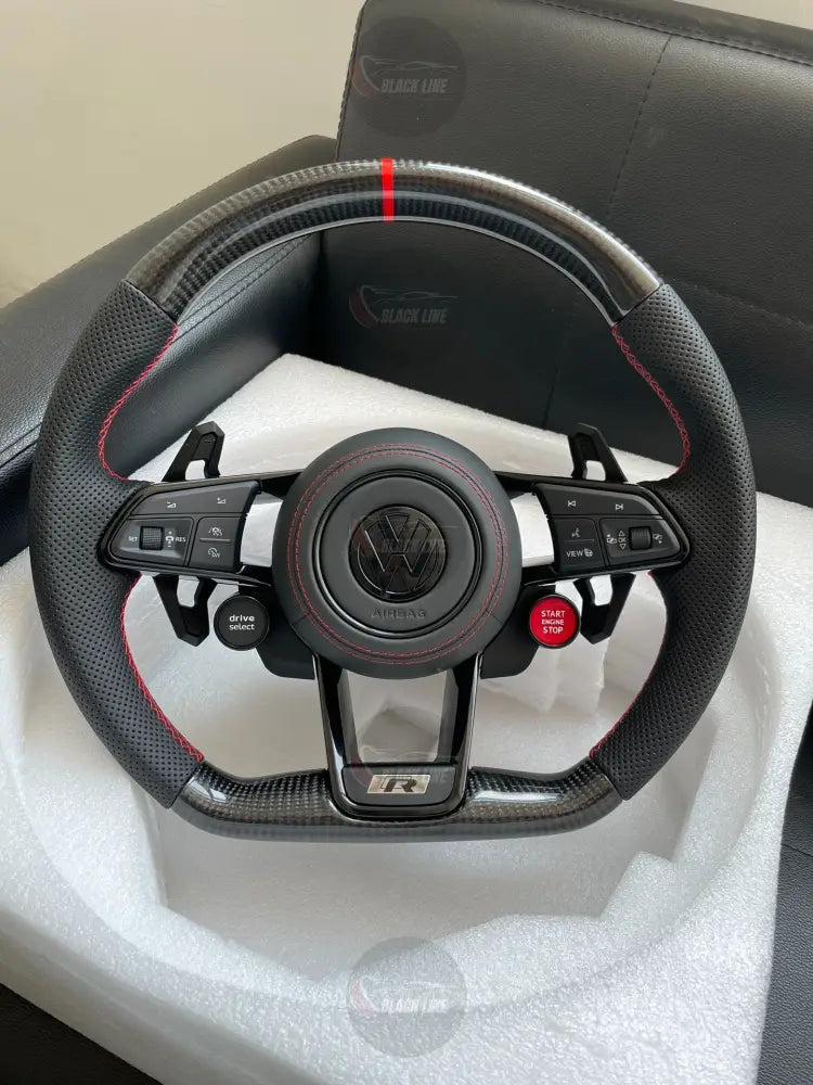 Volante Volkswagen R deportivo en fibra de carbono cuero perforado y costuras rojas con airbag incluido