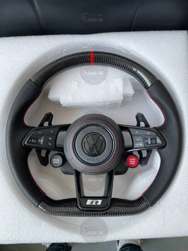 Volante Volkswagen R deportivo en fibra de carbono cuero perforado y costuras rojas con airbag incluido