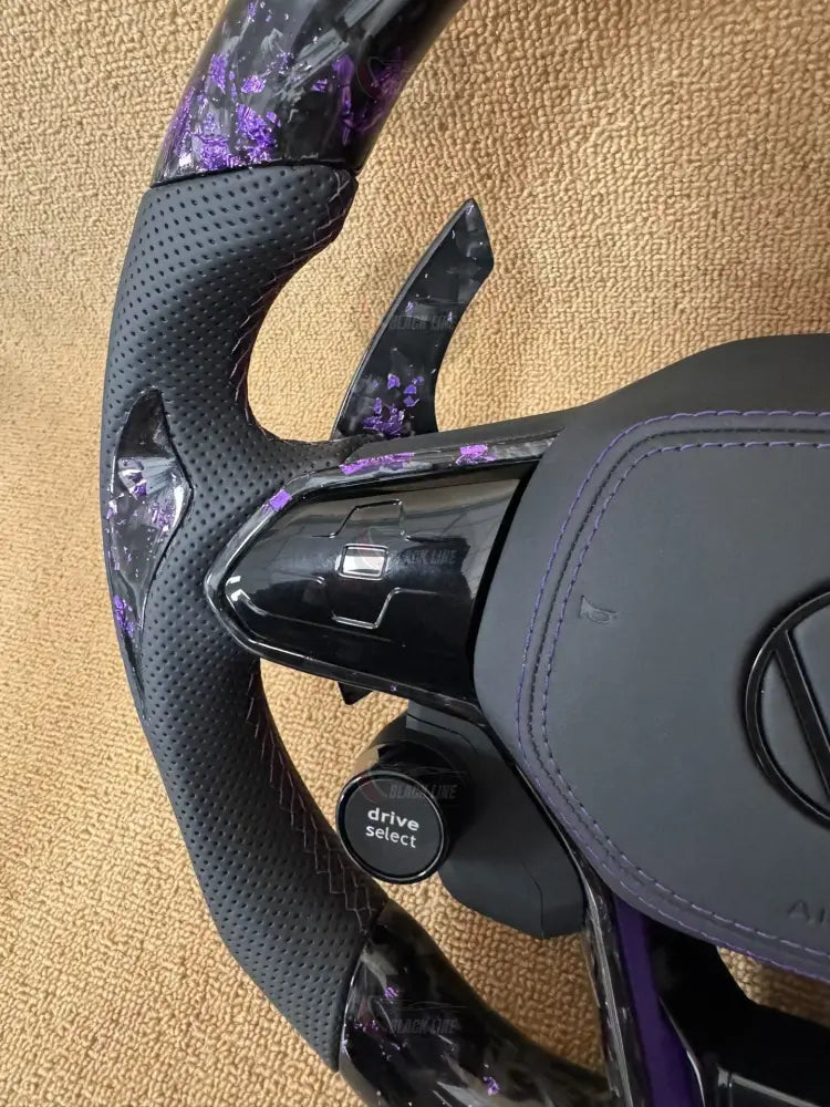 Volante Volkswagen R Performance Personalizado en Carbono Negro y Morado con Levas Multifunción Drive Select y